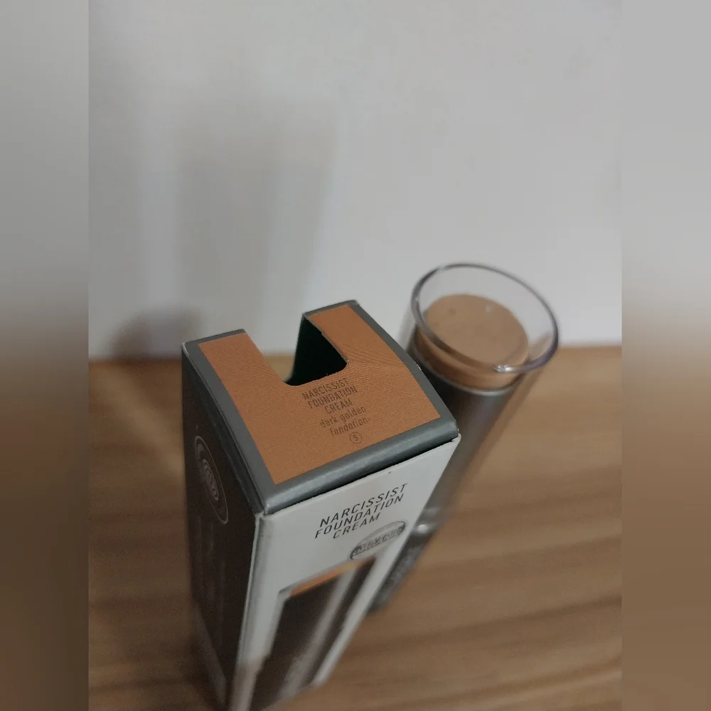 Well People Narcissist Foundation Cream